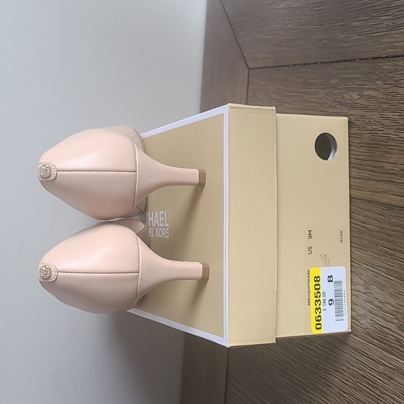 Michael Kors kitten pump in nude 9m - Picture 3 of 3